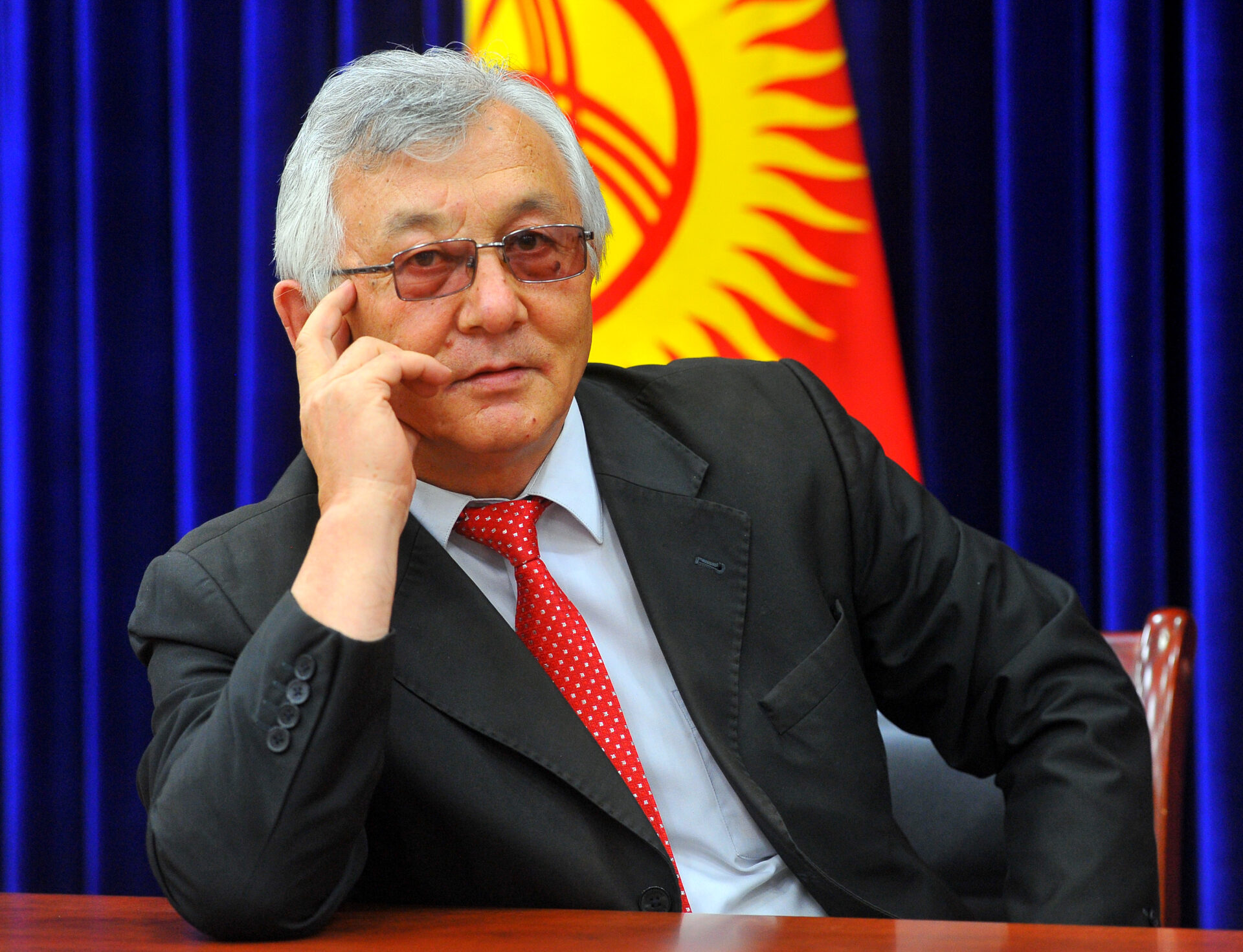 Мелис АЙДАРКУЛОВ:  "ЖАҢЫ АЙТМАТОВДОР» АСМАНДАН ТҮШПӨЙТ, АЛАРДЫ ТААП, ӨСТҮРҮҮ КЕРЕК"