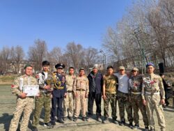 ЭР ЖИГИТ ЭЛ ЧЕТИНДЕ, ЖОО БЕТИНДЕ