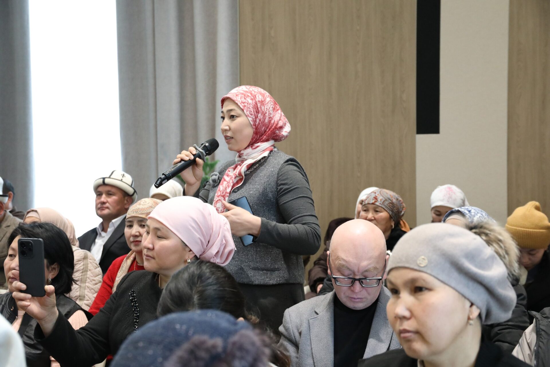 АГАРТУУ МИНИСТРИ МАНАС ШААРЫНДА