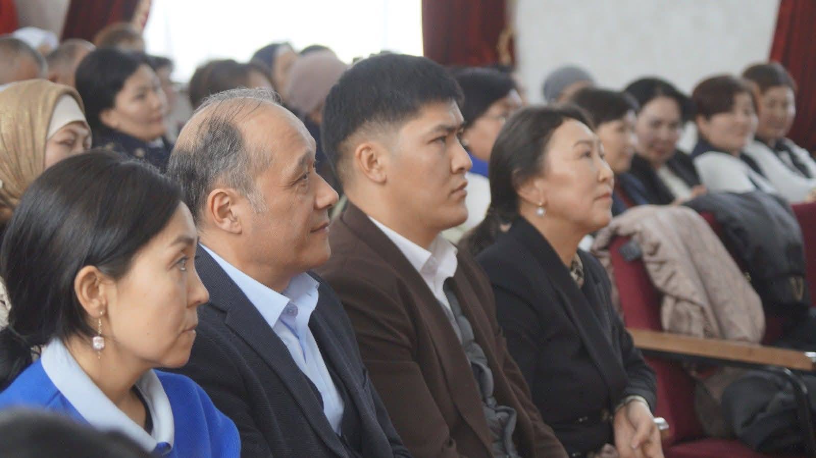 «МАМЛЕКЕТТИК ТИЛ КОРГОЛУУГА ЭМЕС, КОЛДОНУЛУУГА МУКТАЖ»