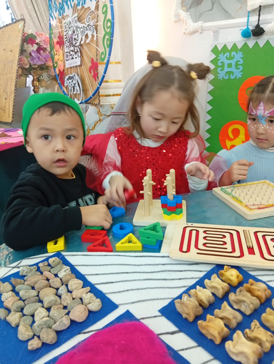 КАРАКОЛ ШААРЫНДА "5 КАДАМ" КИТЕБИНИН ПРЕЗЕНТАЦИЯСЫ ӨТТҮ