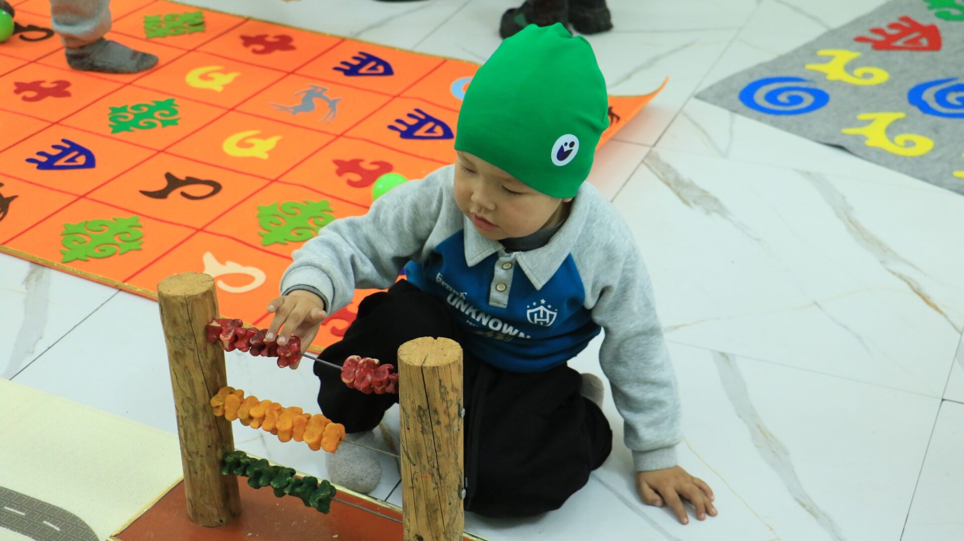 КАРАКОЛ ШААРЫНДА "5 КАДАМ" КИТЕБИНИН ПРЕЗЕНТАЦИЯСЫ ӨТТҮ