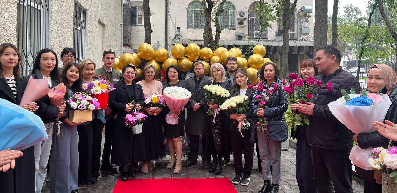 Заманга шайкеш билим: №98 лицей — сулуулук жана IT тармагындагы алдыңкы тажрыйба борбору