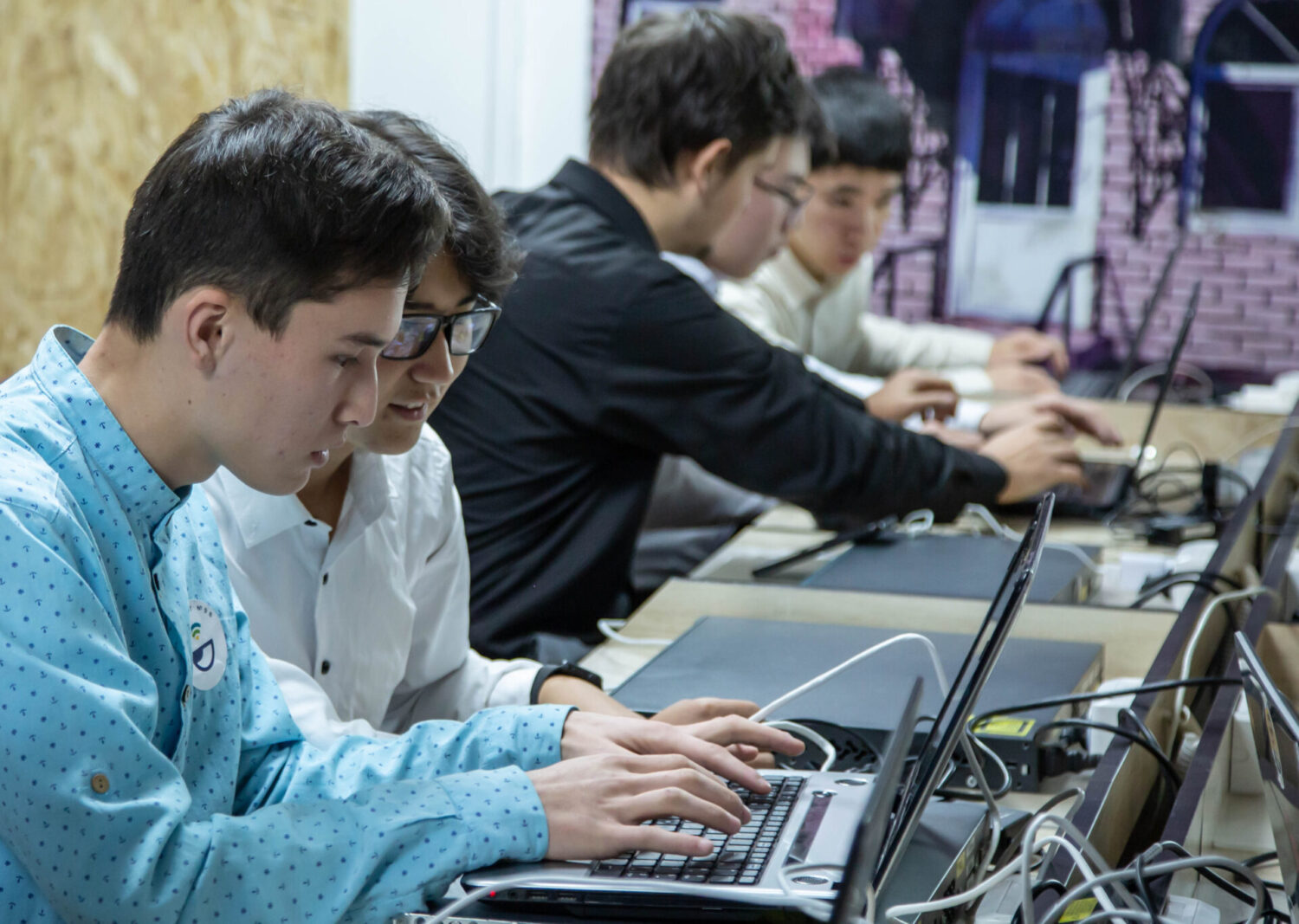 Заманга шайкеш билим: №98 лицей — сулуулук жана IT тармагындагы алдыңкы тажрыйба борбору