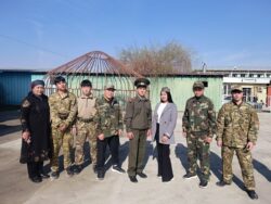 ЭР ЖИГИТ ЭЛ ЧЕТИНДЕ, ЖОО БЕТИНДЕ