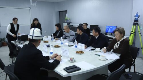 ОШ ТУДА ӨНӨКТӨШТӨР МЕНЕН БИЛИМ БЕРҮҮ ПРОГРАММАЛАРЫ ТАЛКУУЛАНДЫ