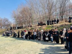 ЭР ЖИГИТ ЭЛ ЧЕТИНДЕ, ЖОО БЕТИНДЕ