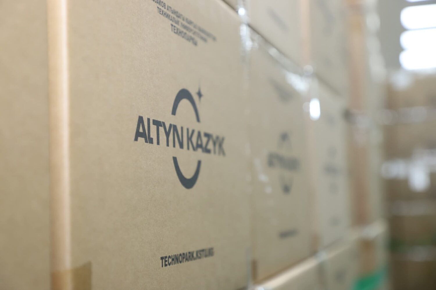 БАШТАЛГЫЧ КЛАССТЫН МУГАЛИМДЕРИНЕ “АЛТЫН КАЗЫК” НОУТБУКТАРЫ ТАПШЫРЫЛДЫ