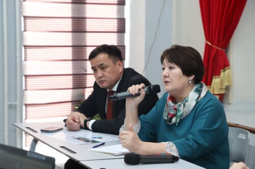 АГАРТУУ МИНИСТРИ АЗИЗ ЖАНА НАЧАР КӨРГӨН БАЛДАР ҮЧҮН АТАЙЫН ЖАТАК-МЕКТЕПКЕ БАРДЫ