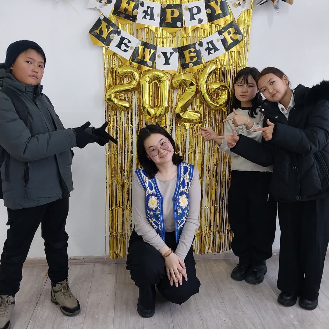 Заманбап мугалим: «СИЗДЕР КЕЛГЕНДЕН КИЙИН МЕКТЕП КЫЗЫКТУУ БОЛУП КАЛДЫ» 