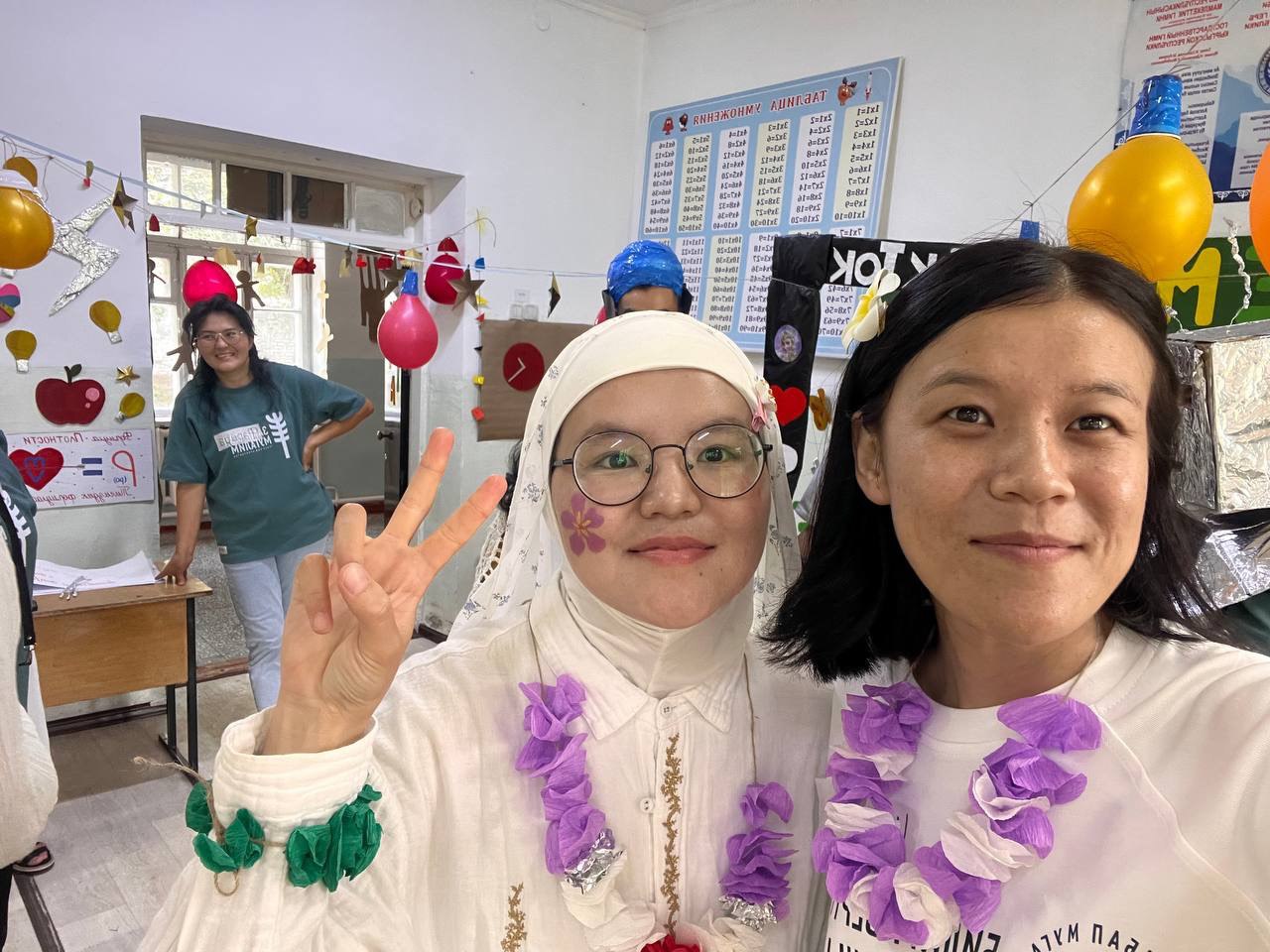 Заманбап мугалим: «СИЗДЕР КЕЛГЕНДЕН КИЙИН МЕКТЕП КЫЗЫКТУУ БОЛУП КАЛДЫ» 