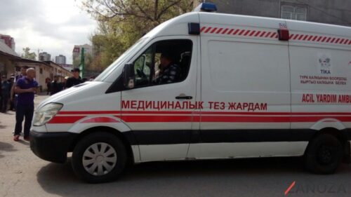 Бишкектеги мектепте окуучу урган мугалим ооруканага түштү