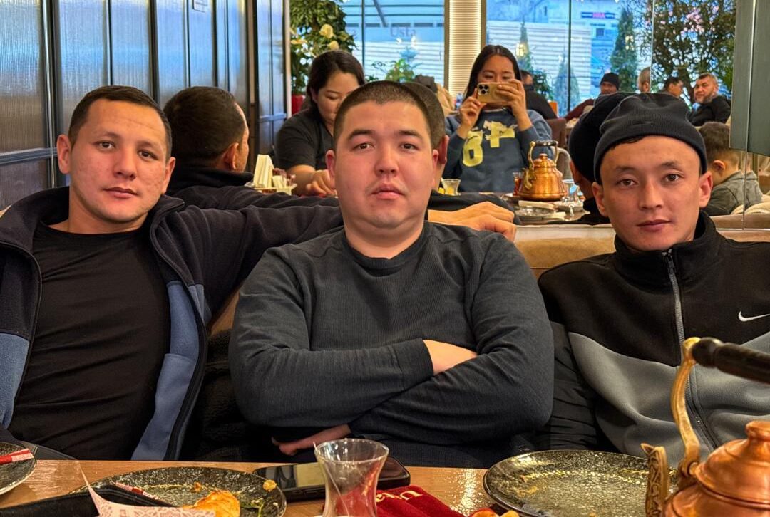 "КУРУЛУШЧУЛАРДЫН УСТАКАНАСЫ". №5 КЕСИПТИК ЛИЦЕЙГЕ 80 ЖЫЛ