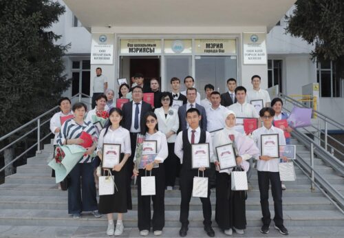 Тынчтыкбек ДОСМУРАТОВ,  Ош шаардык билим берүү башкармалыгынын башчысы: “АР БИР БАЛА ЖАГЫМДУУ ЧӨЙРӨДӨ САПАТТУУ БИЛИМ АЛУУГА ТИЙИШ”