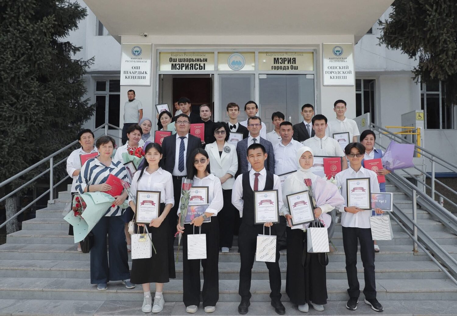 Тынчтыкбек ДОСМУРАТОВ,  Ош шаардык билим берүү башкармалыгынын башчысы: “АР БИР БАЛА ЖАГЫМДУУ ЧӨЙРӨДӨ САПАТТУУ БИЛИМ АЛУУГА ТИЙИШ”