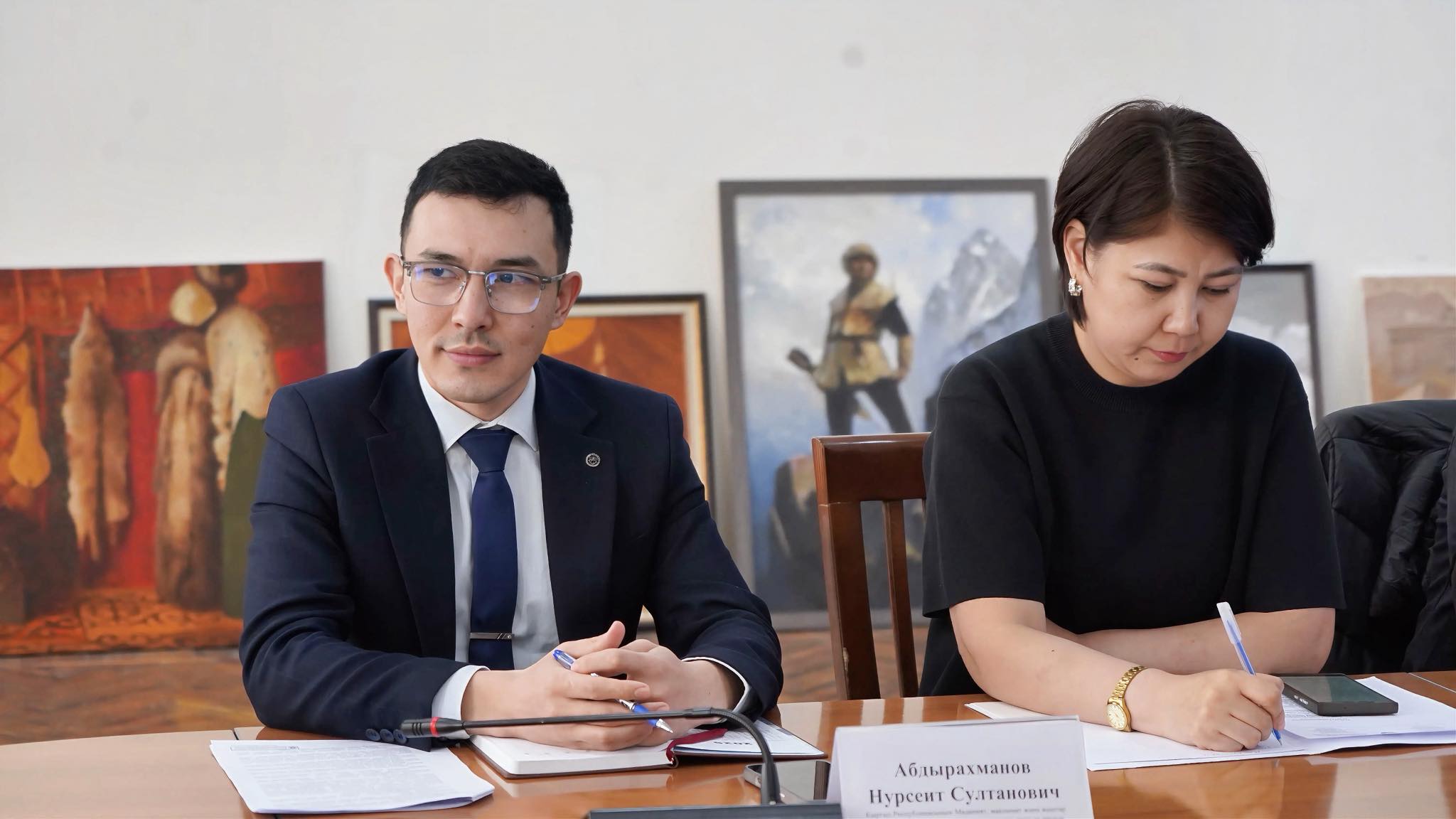 МАДАНИЯТ МИНИСТРЛИГИНДЕ ВЕДОМСТВОЛОР АРАЛЫК ЖУМУШЧУ ТОПТУН ИШМЕРДҮҮЛҮГҮ БОЮНЧА ЖЫЙЫН ӨТТҮ