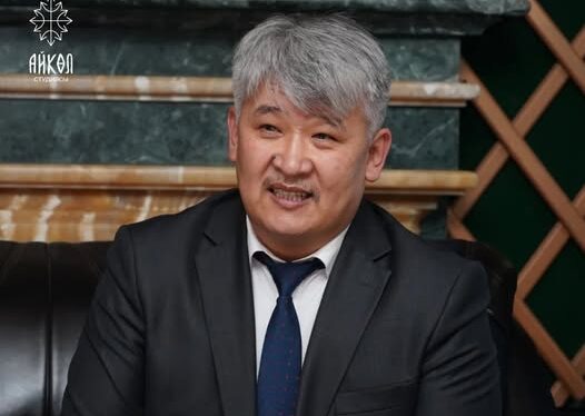 ТАРЫХ ИЛИМДЕРИНИН ДОКТОРУ, ПРОФЕССОР ОКТЯБРЬ КАПАЛБАЕВ: “КЫРГЫЗ УЛУТТУК ДЕМИНИН ЭҢ БИЙИК КӨРКӨМ ЖАНА ФИЛОСОФИЯЛЫК ТУЮНТМАСЫ — “МАНАС” ЭПОСУ”