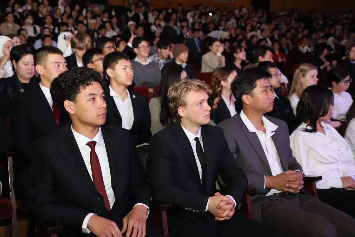 РЕСПУБЛИКАЛЫК ОЛИМПИАДА: ТАЛАНТТУУ ОКУУЧУЛАР СЫЙЛАНДЫ