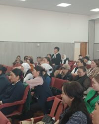 БИЛИМ БЕРҮҮДӨГҮ ЖАҢЫ ЫКМАЛАР ТАЛКУУЛАНДЫ