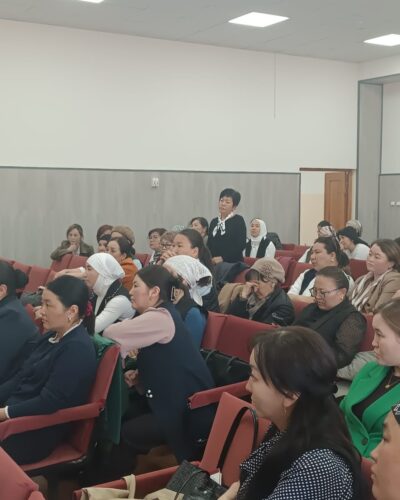 БИЛИМ БЕРҮҮДӨГҮ ЖАҢЫ ЫКМАЛАР ТАЛКУУЛАНДЫ