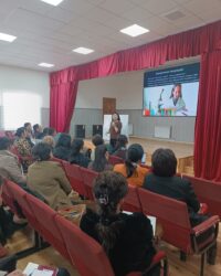 БИЛИМ БЕРҮҮДӨГҮ ЖАҢЫ ЫКМАЛАР ТАЛКУУЛАНДЫ