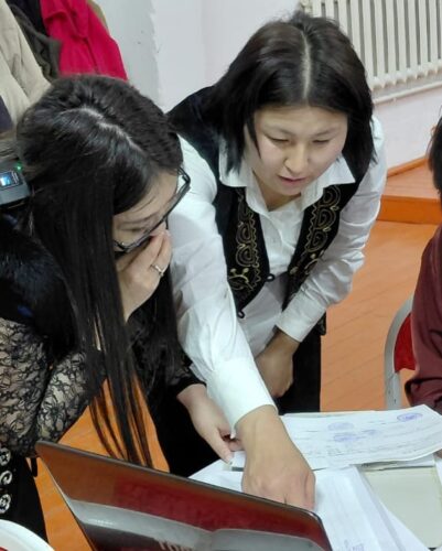 БИЛИМ БЕРҮҮДӨГҮ ЖАҢЫ ЫКМАЛАР ТАЛКУУЛАНДЫ