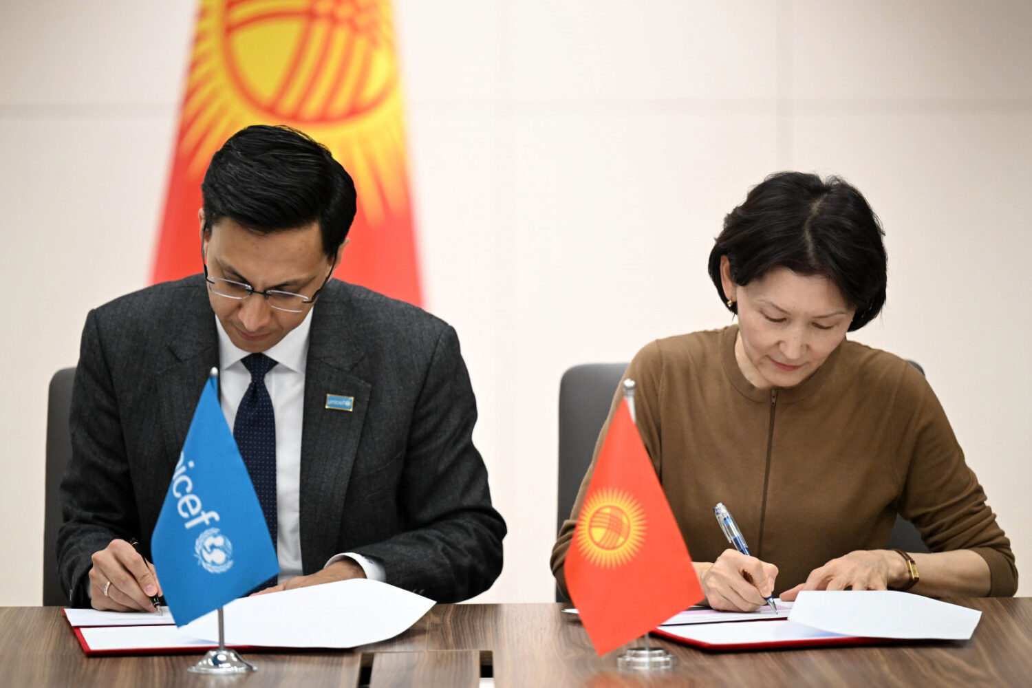 БАЛДАР УКУГУН КОРГОО БОЮНЧА ЖАҢЫ ПЛАН: КЫРГЫЗСТАН МЕНЕН ЮНИСЕФ КЫЗМАТТАШУУСУН КҮЧӨТӨТ