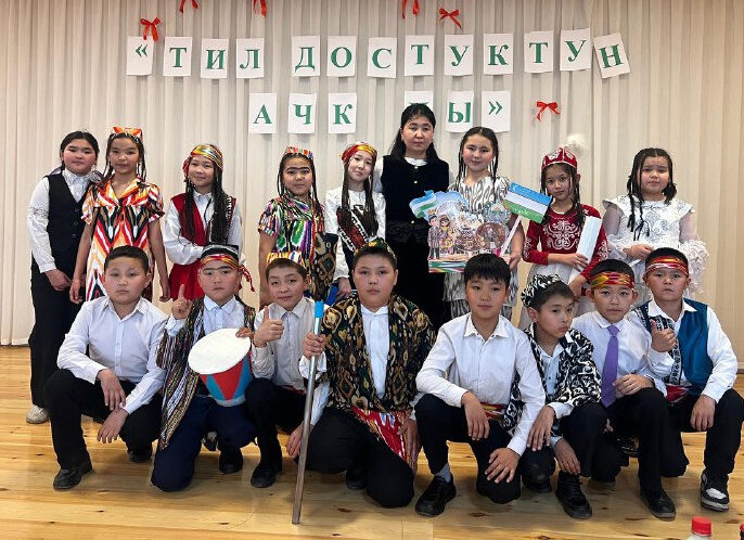 ГҮЛНУРА ДОКТУРБЕК КЫЗЫ: “АР БИР ОКУУЧУ – ӨЗҮНЧӨ ЧОҢ ААЛАМ”