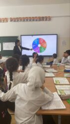 СЕКЕЛЕК КЕЗИНЕН ДОСКАГА ЖАЗЫП, “САБАК ӨТҮП” ЖҮРГӨН