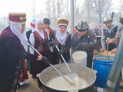 41 КАЗАН СҮМӨЛӨК КАЙНАТЫЛА БАШТАДЫ