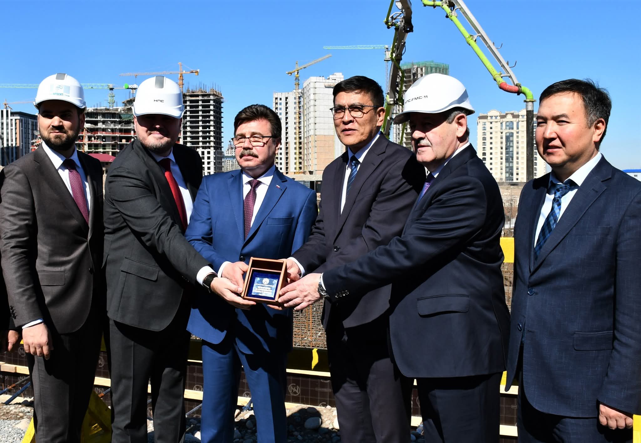 Бишкекте жаңы мектептин пайдубалын куюу иштери башталды