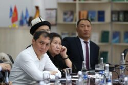 ЖОЖ ректорлору менен кеңейтилген жумушчу жыйын өттү