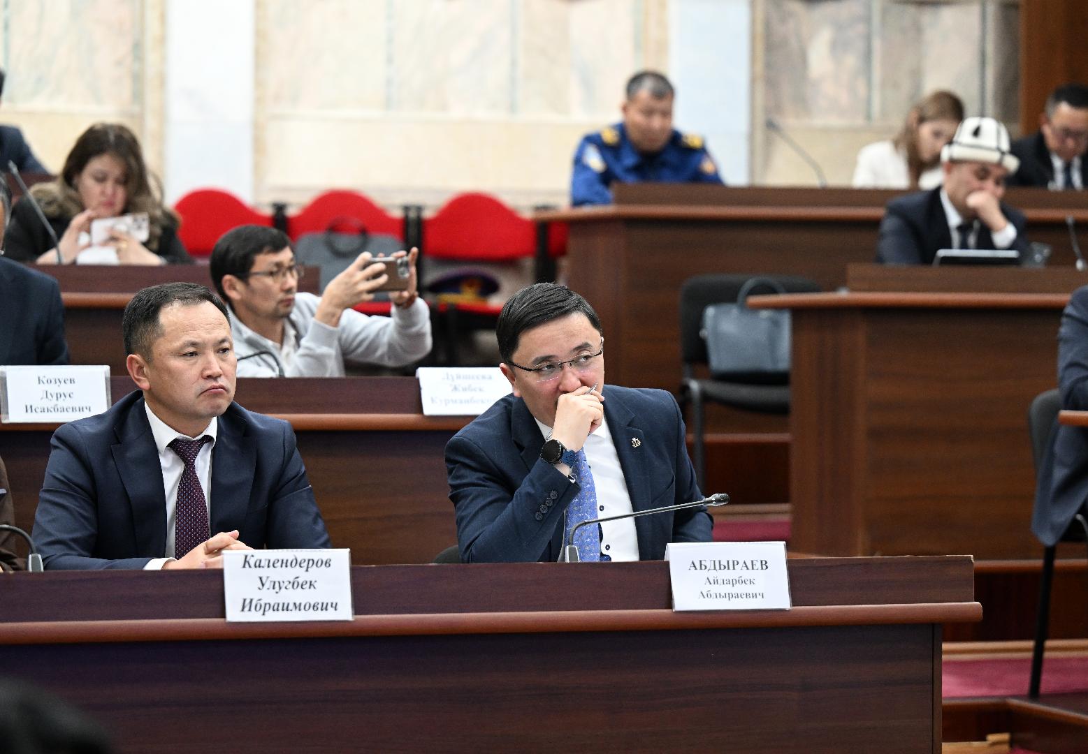 КОМИТЕТ «БААТЫР ЭНЕЛЕРДИН» БАЛДАРЫНА БИЛИМ БЕРҮҮДӨ ЖЕҢИЛДИК БЕРҮҮ ДЕМИЛГЕСИН КОЛДОДУ