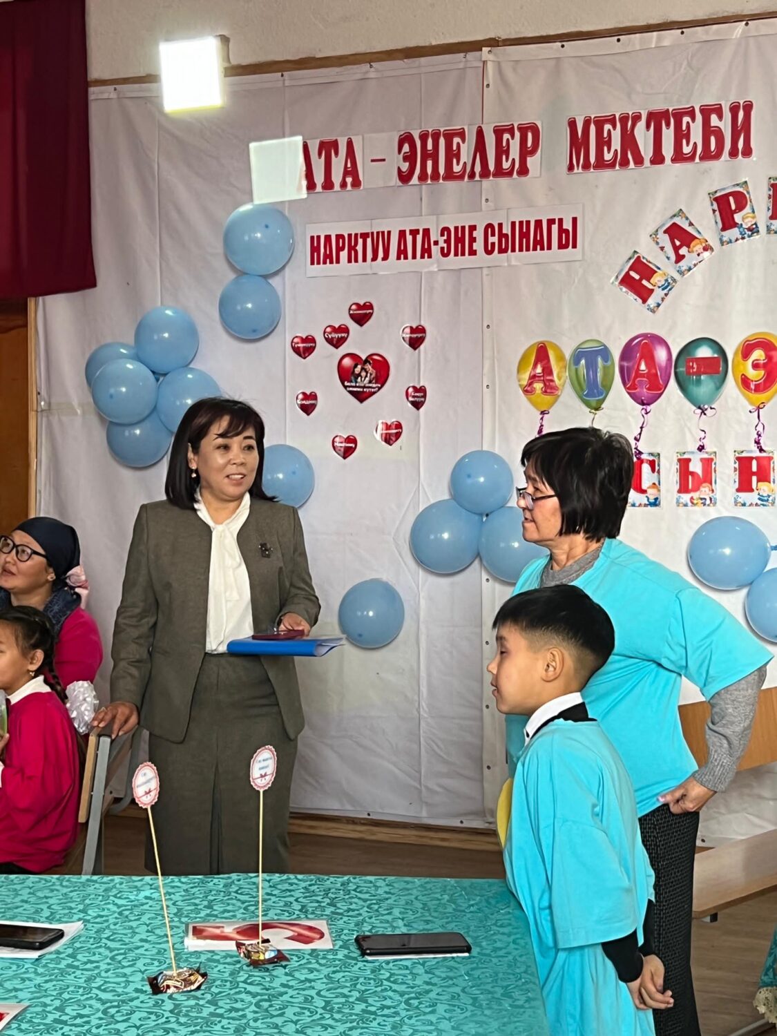 “Макал айтам, үйгө кайтам”: кыргыз макалдарын жанданткан мугалимдин демилгеси