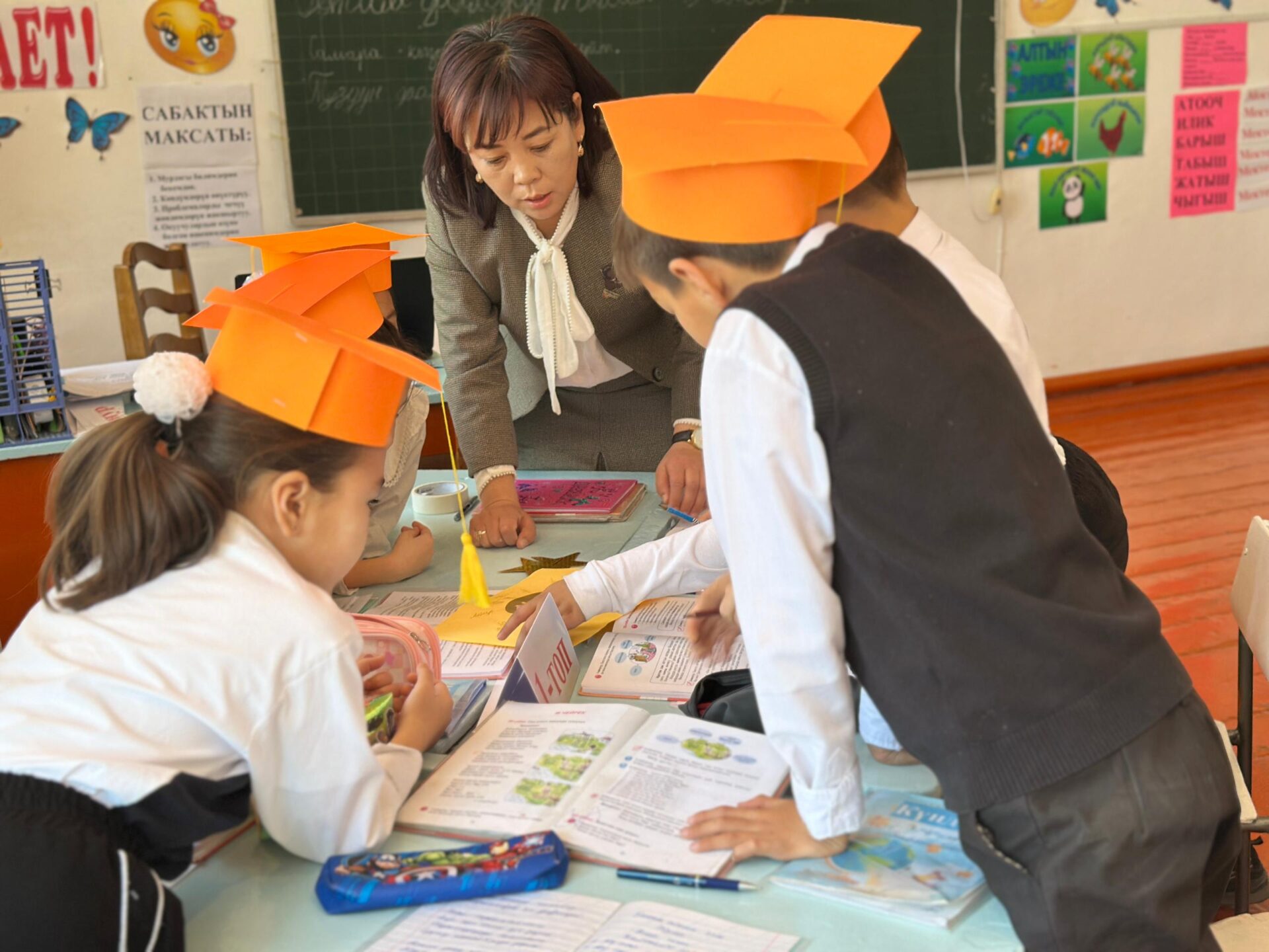 “Макал айтам, үйгө кайтам”: кыргыз макалдарын жанданткан мугалимдин демилгеси