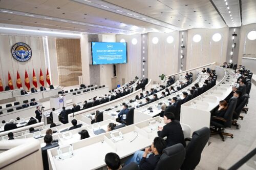 Депутаттар аймактардагы социалдык инфраструктура маселелерин көтөрүштү