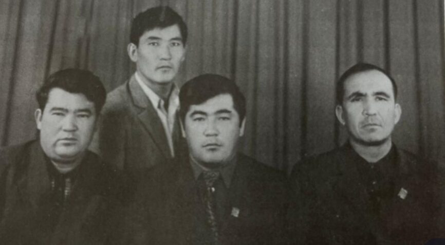 Эл ишенген Эл мугалими