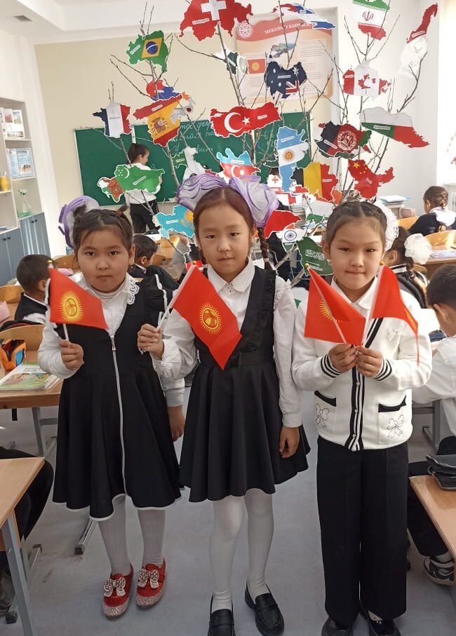 ГҮЛНУРА ДОКТУРБЕК КЫЗЫ: “АР БИР ОКУУЧУ – ӨЗҮНЧӨ ЧОҢ ААЛАМ”