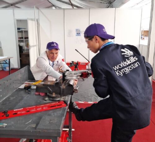 Жаңы толкун: ИЙГИЛИК ЖАРАТКАН КЫРГЫЗ ЖАШТАРЫ