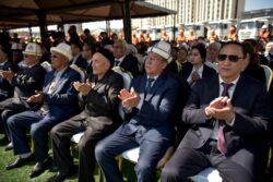 САДЫР ЖАПАРОВ: “2030-ЖЫЛГА ЧЕЙИН МЕКТЕП ТАРТЫШТЫГЫН ТОЛУК ЖОЁБУЗ”