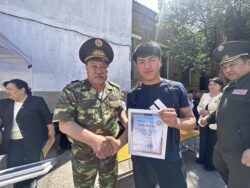 ЖЕҢИШКЕ АРНАЛГАН СЫНАК: ЛИЦЕЙ ОКУУЧУЛАРЫ КҮЧ СЫНАШТЫ