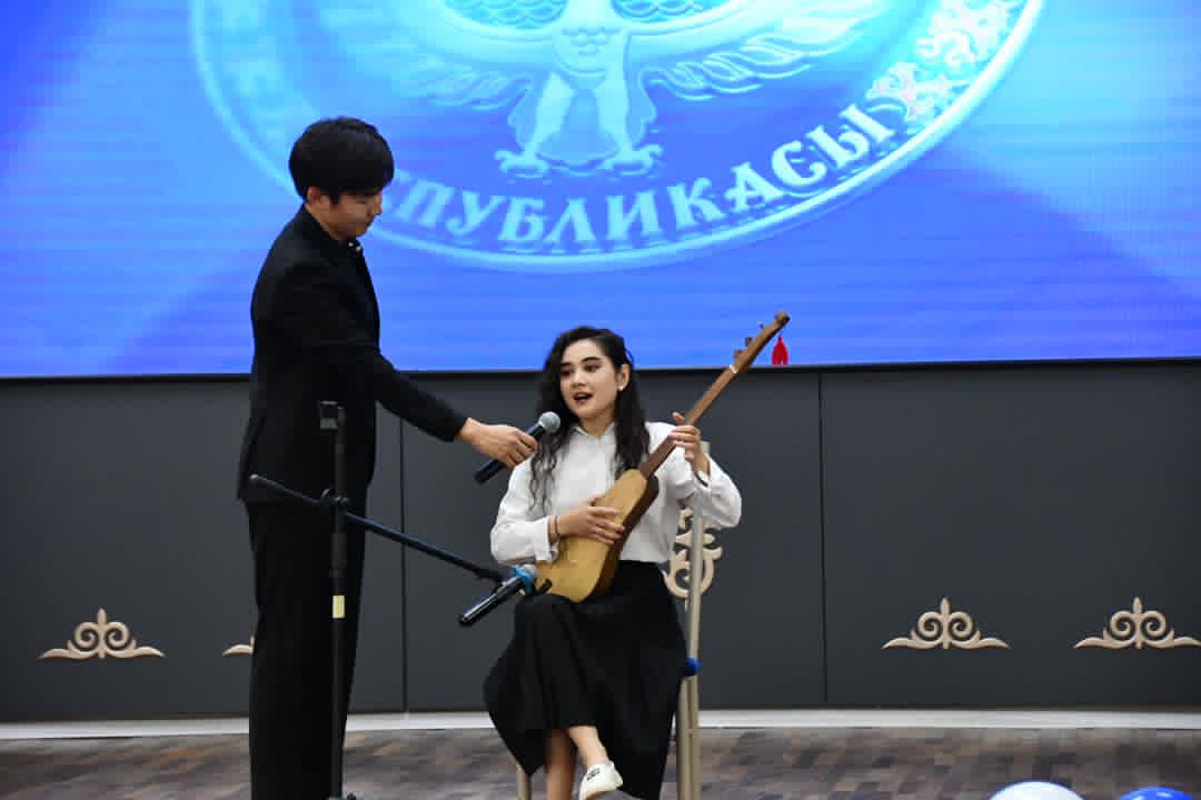 “ОКУУЧУЛАРДЫН ЖҮРӨГҮНДӨ ИЗ КАЛТЫРГАН МУГАЛИМ БОЛОМ!”