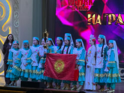 АЛМАТЫДАГЫ ЭЛ АРАЛЫК СЫНАКТА БИШКЕКТИН ЖАШ БИЙЧИЛЕРИ ЖЕҢИШКЕ ЖЕТИШТИ