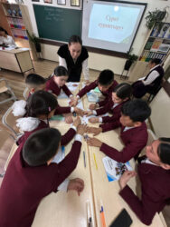 ОРУС ТИЛДҮҮ КЛАССТАРДА КЫРГЫЗ ТИЛИН НАТЫЙЖАЛУУ ОКУТУУ БОЮНЧА ТРЕНИНГ ӨТТҮ