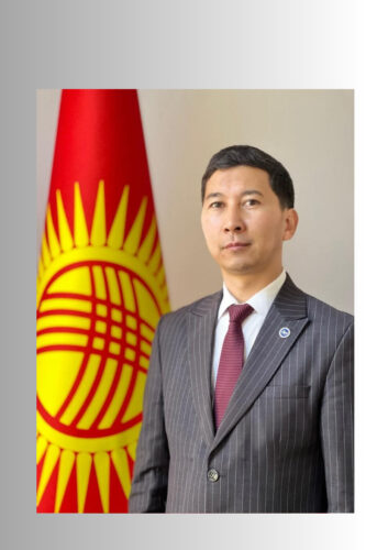 УЛУТТУК ИННОВАЦИЯЛЫК ТЕХНОЛОГИЯЛАР МЕКТЕП-ЛИЦЕЙИНЕ ЖАҢЫ ДИРЕКТОР ДАЙЫНДАЛДЫ