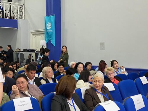  «ЧОГУУ ОКУЙБУЗ, ЧОГУУ ӨСӨБҮЗ»: МУГАЛИМДЕРДИН ТАЖРЫЙБА АЛМАШУУЧУ ИРИ АЯНТЧАСЫ