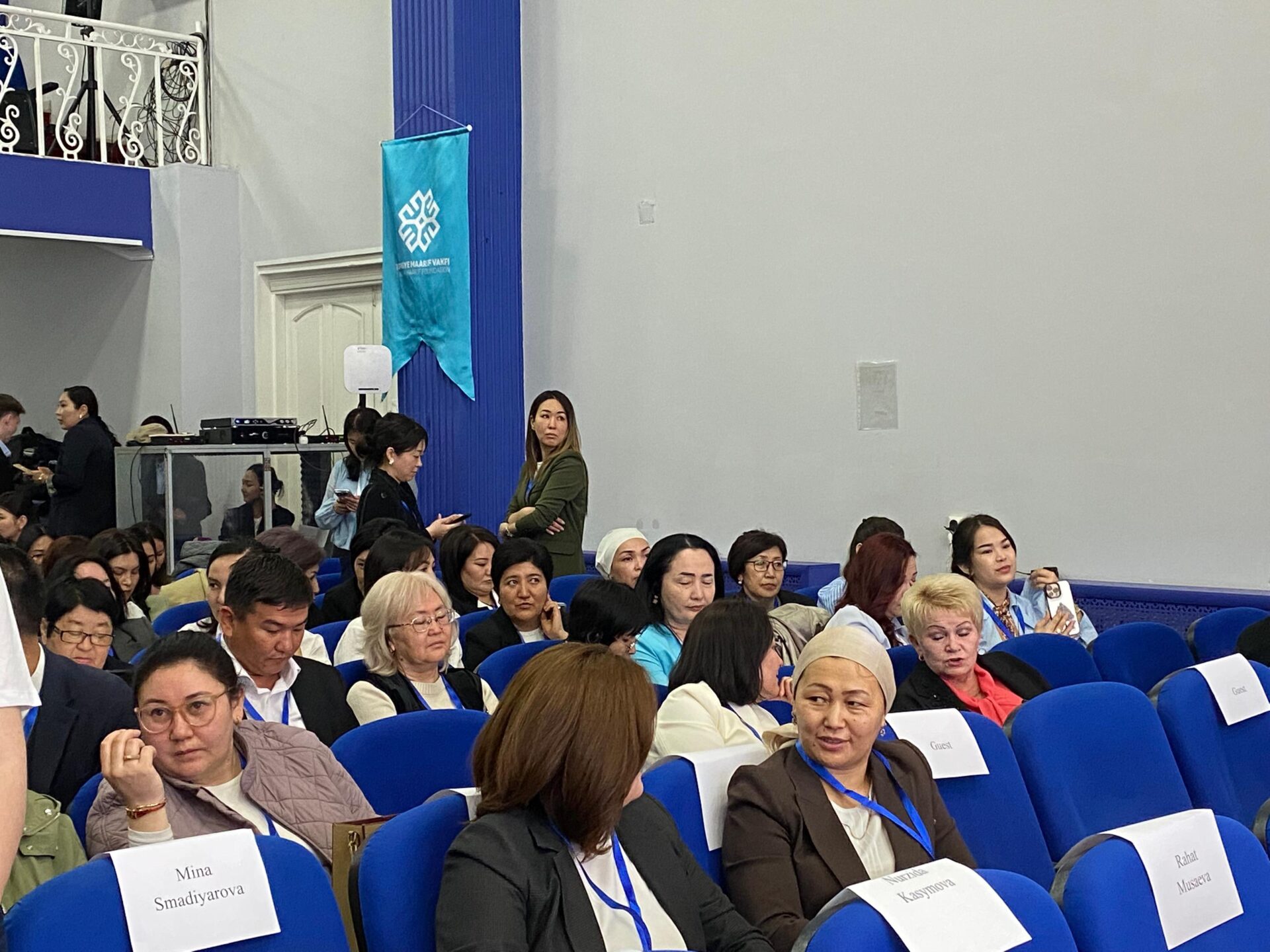  «ЧОГУУ ОКУЙБУЗ, ЧОГУУ ӨСӨБҮЗ»: МУГАЛИМДЕРДИН ТАЖРЫЙБА АЛМАШУУЧУ ИРИ АЯНТЧАСЫ