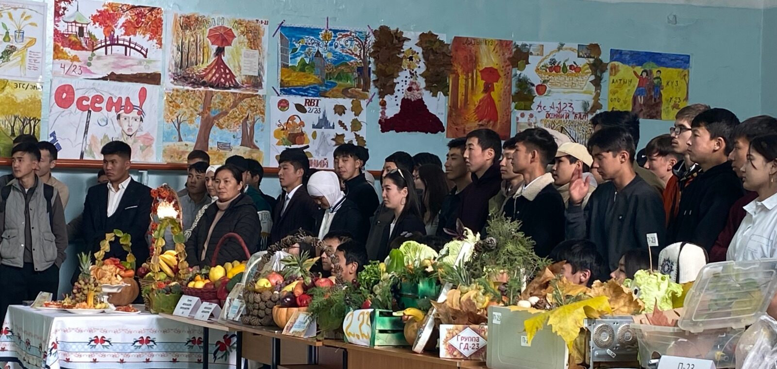 №3 КЕСИПТИК ЛИЦЕЙ  КЕЛЕЧЕККЕ КАДАМ УШУЛ ЖЕРДЕН БАШТАЛАТ!