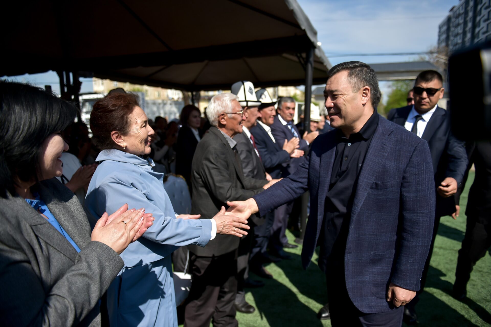 Президент Садыр Жапаров: Закладка фундаментов 10 школ — это большое событие не только для Оша, но и для всей страны