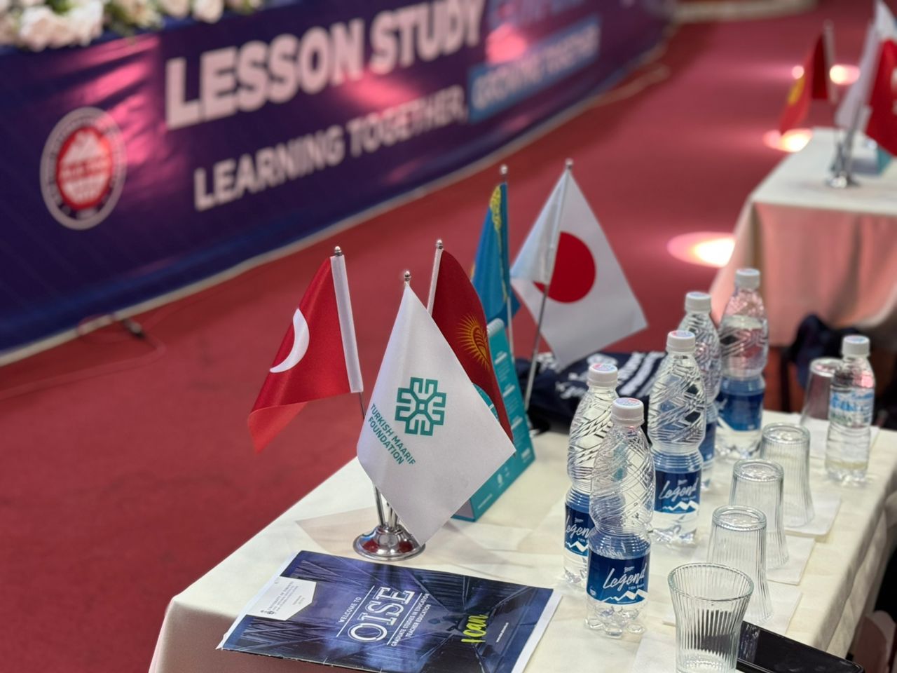  «ЧОГУУ ОКУЙБУЗ, ЧОГУУ ӨСӨБҮЗ»: МУГАЛИМДЕРДИН ТАЖРЫЙБА АЛМАШУУЧУ ИРИ АЯНТЧАСЫ